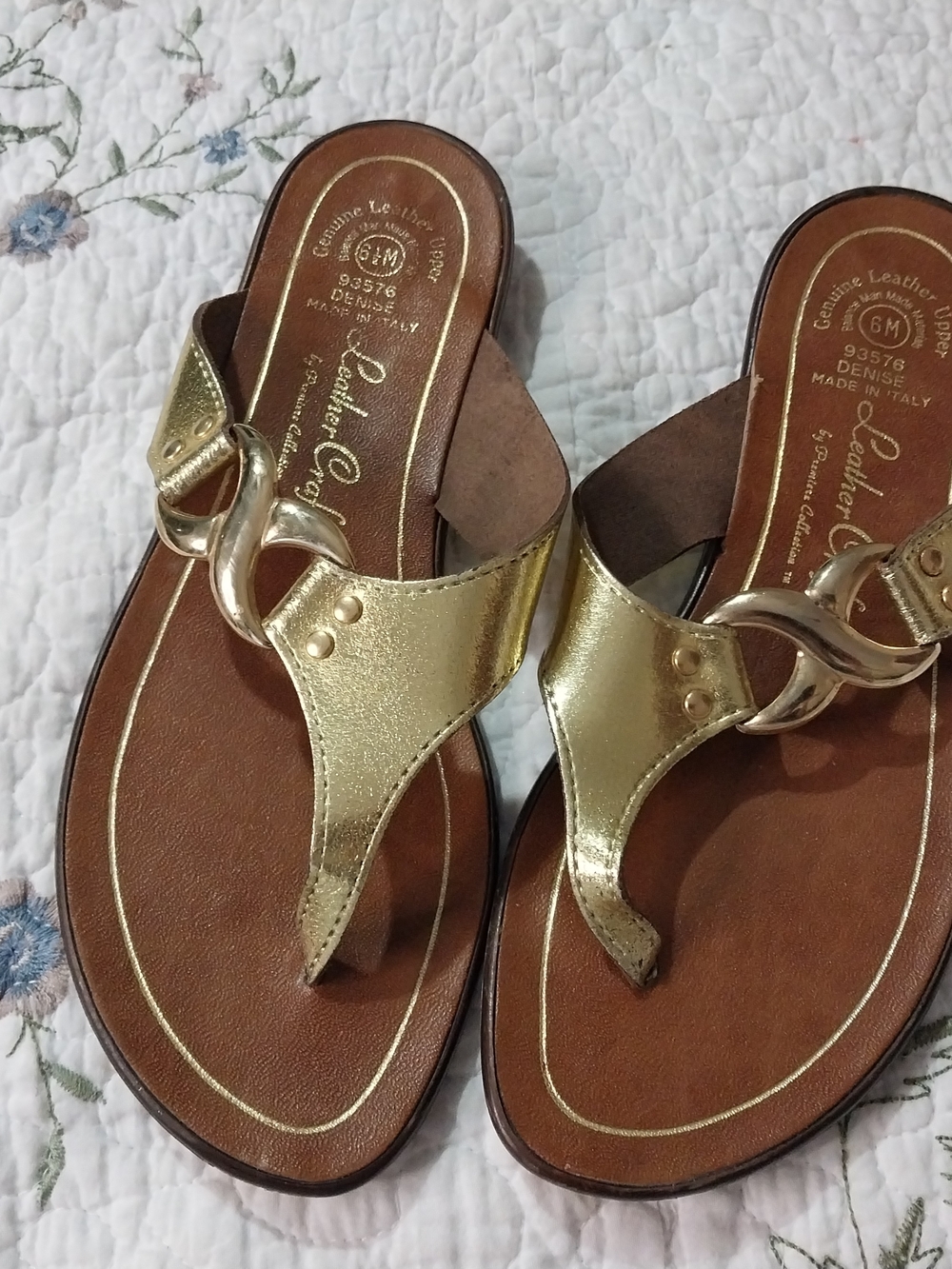 Leather by DeniseItalyComfort Women's Gold Thong Sandals Retro 90'- 2000' Sz 6M